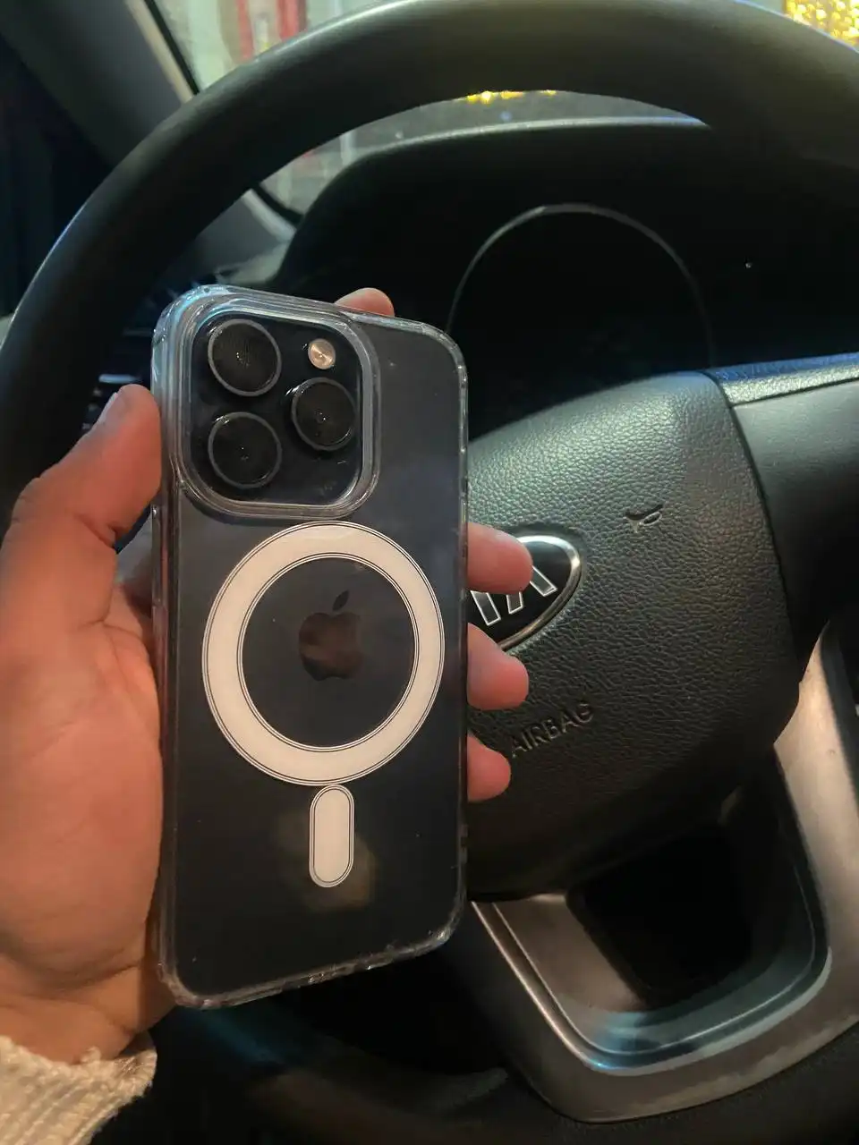 iPhone 15 Pro 256 ГБ в идеальном состоянии