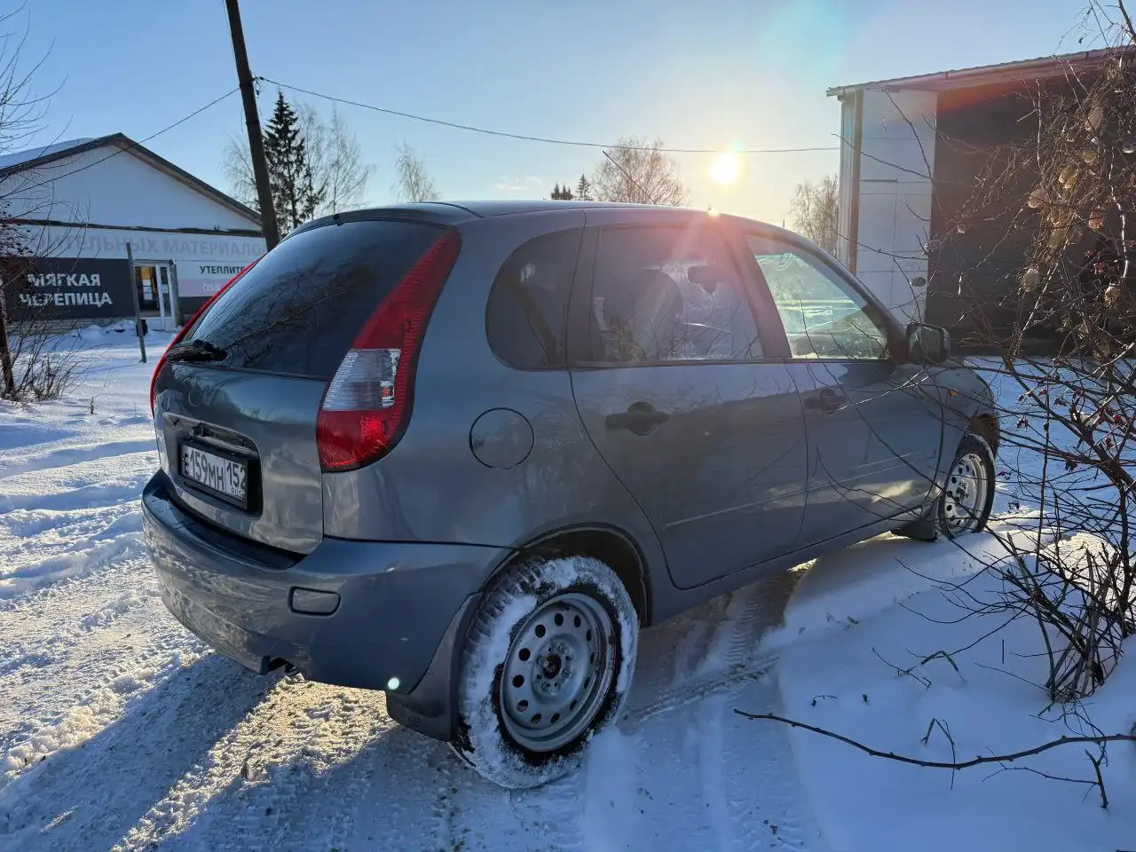 Продам Ладу Калину 2011 года с двигателем 1.6 литра