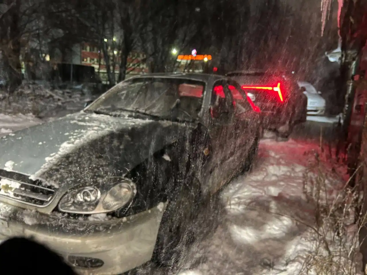 Продам Daewoo Lanos с автозапуском и новыми деталями