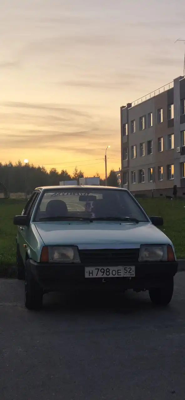 ВАЗ 2109 инжектор, 97 тыс. км, цвет осока, с зимней резиной