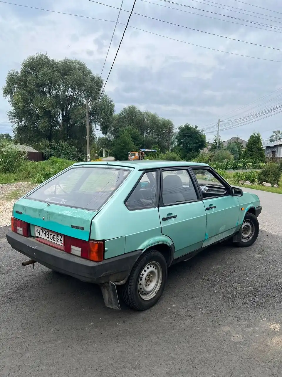 ВАЗ 2109 инжектор, 97 тыс. км, цвет осока, с зимней резиной