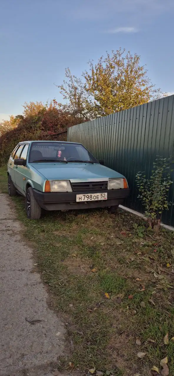 ВАЗ 2109 инжектор, 97 тыс. км, цвет осока, с зимней резиной