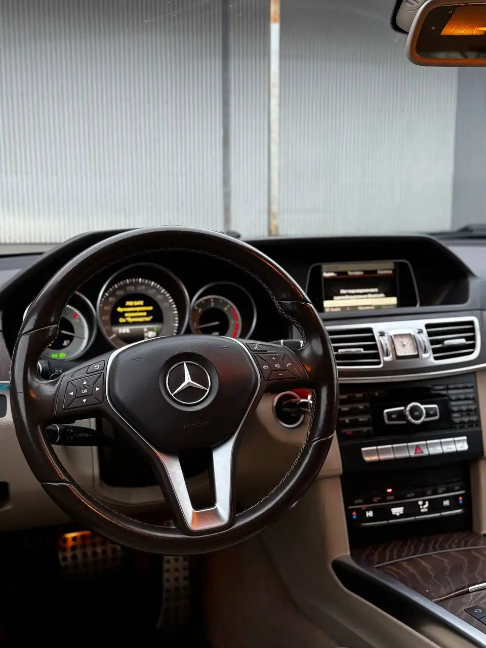 Продажа автомобиля Skoda 2014 года с полным приводом