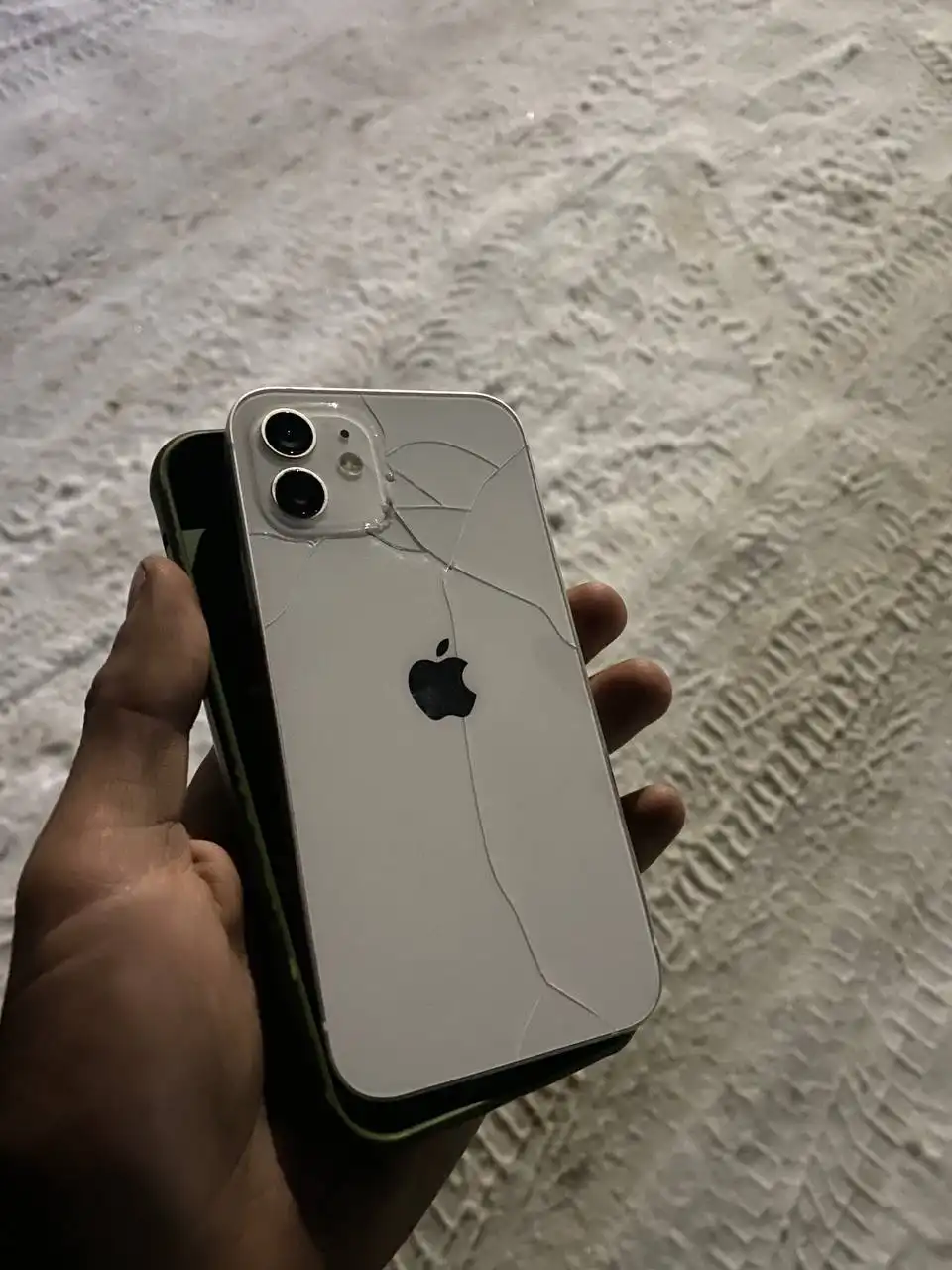 Продам Айфон 12 128 ГБ