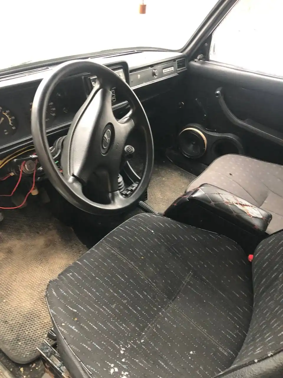 Автомобиль 2003 года на хорошем ходу