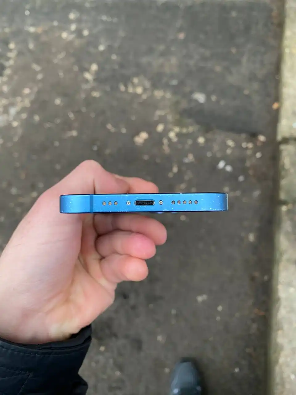 Продам iPhone 13 128GB Blue