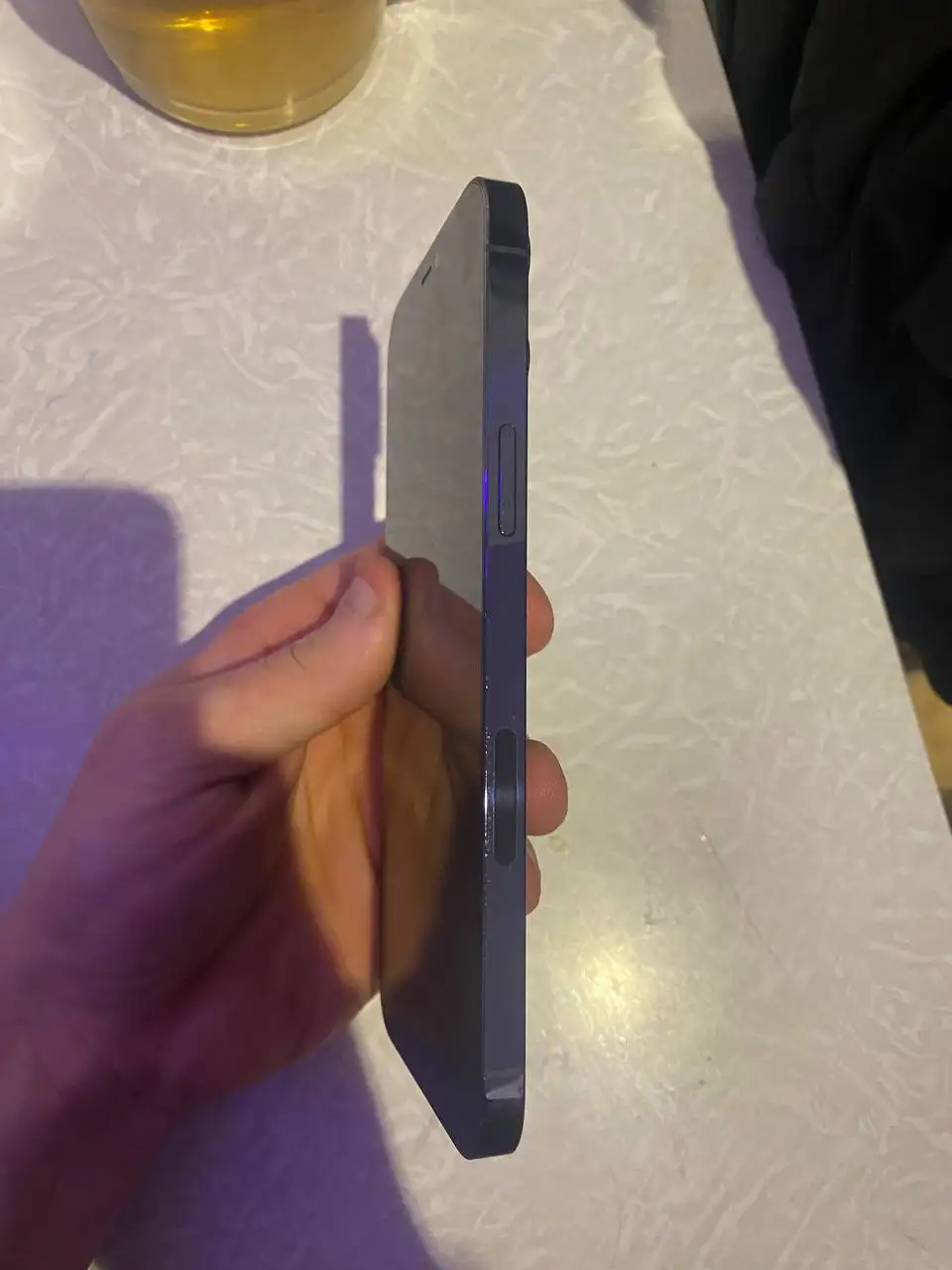 Продам телефон в хорошем состоянии с пятном на экране - Телефоны (Электроника) в Нижний Новгород