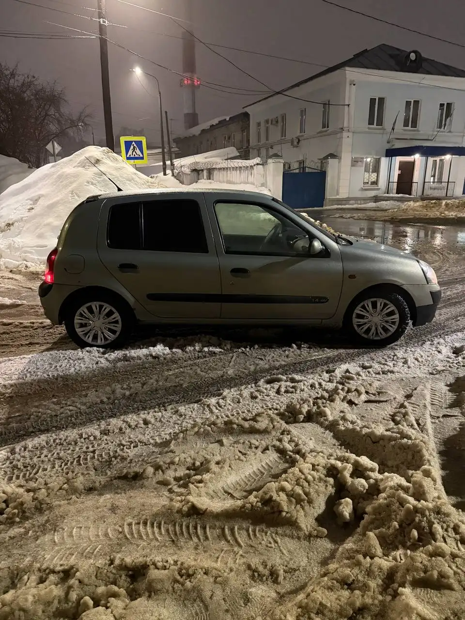 Renault Clio 2002 года с автоматом и кондиционером - Легковые автомобили (Авто) в Нижний Новгород