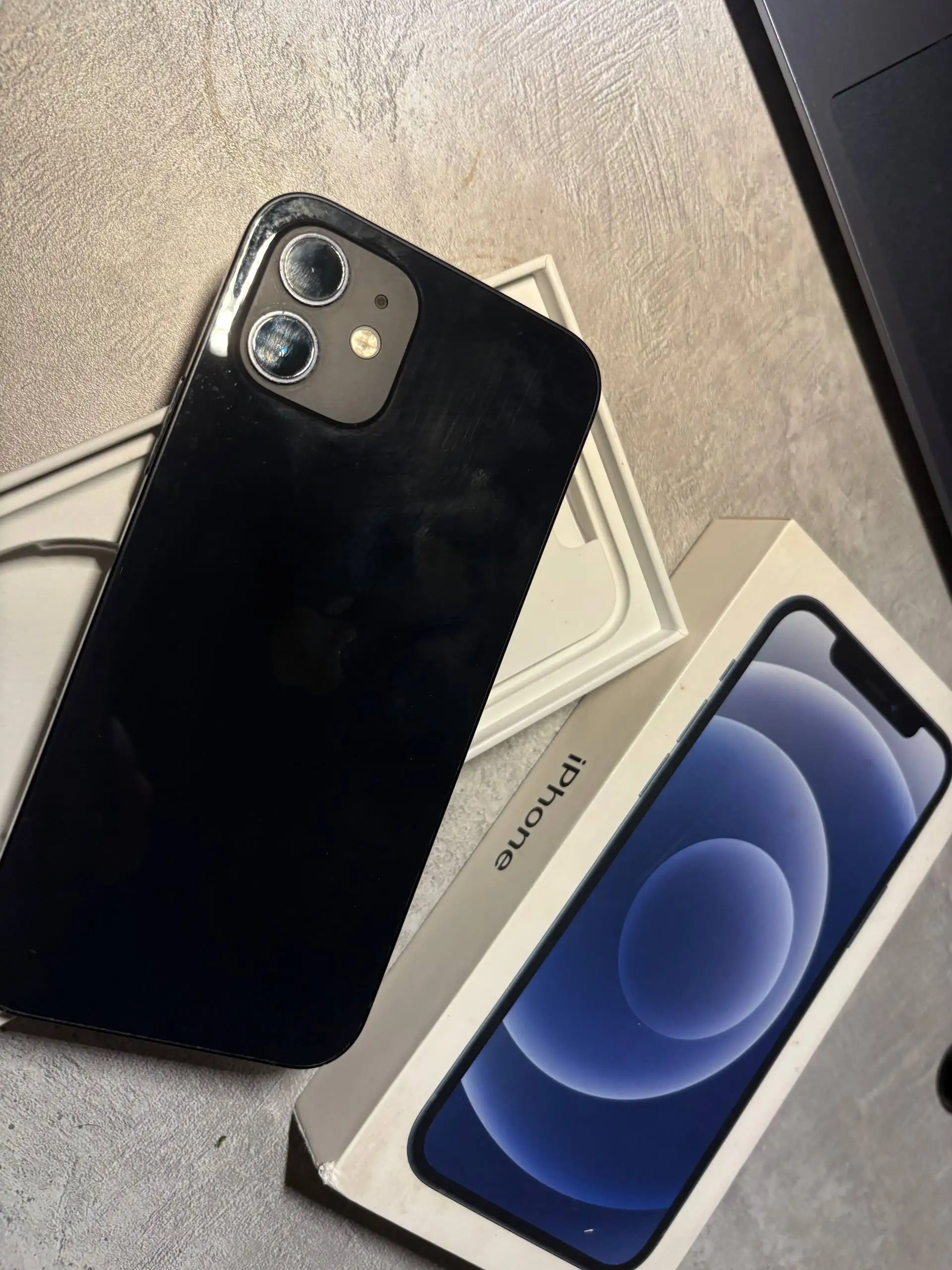 iPhone 12 128GB в удовлетворительном состоянии - Смартфоны (Электроника) в Нижний Новгород