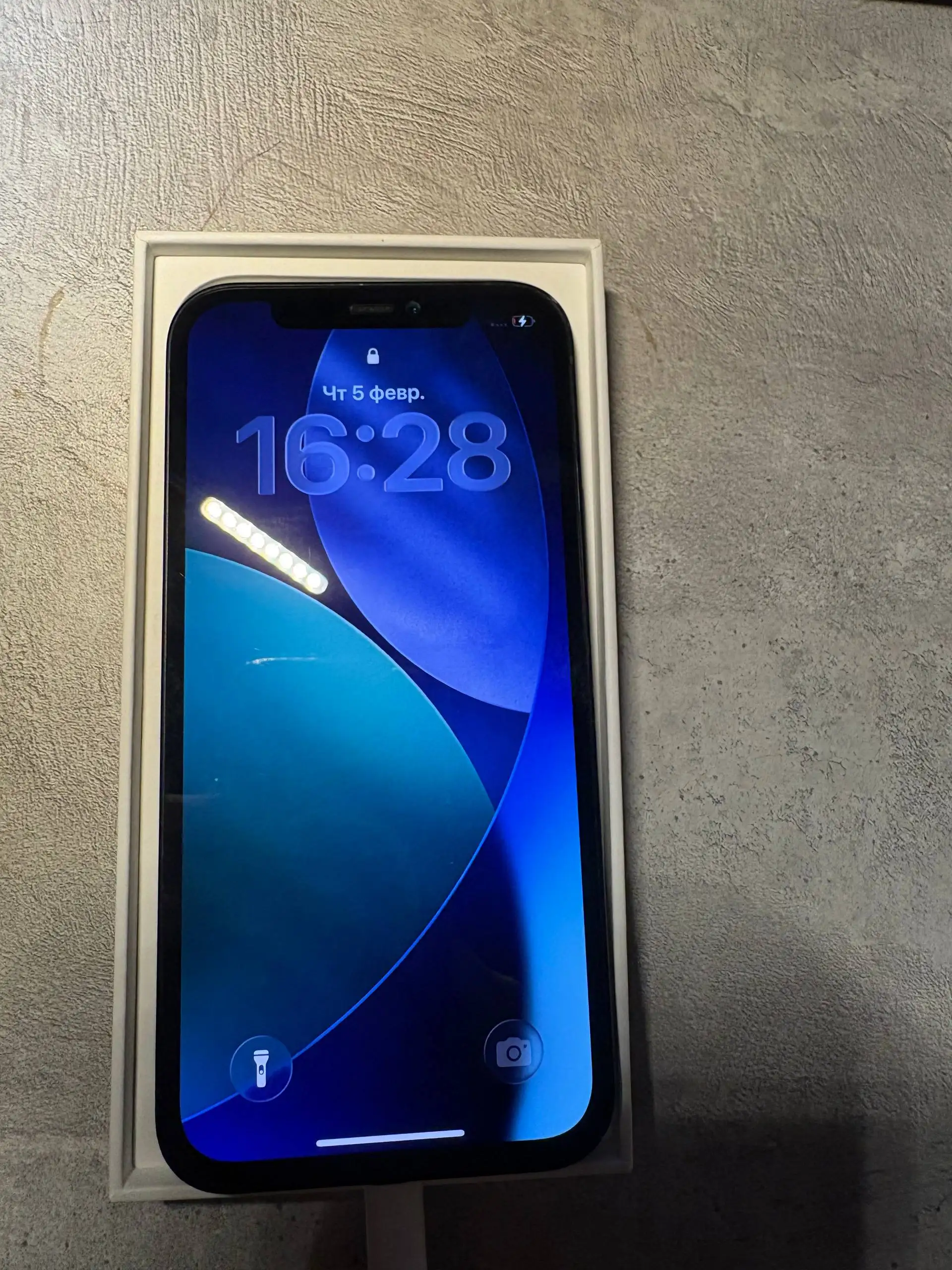 iPhone 12 128GB в удовлетворительном состоянии - Смартфоны (Электроника) в Нижний Новгород