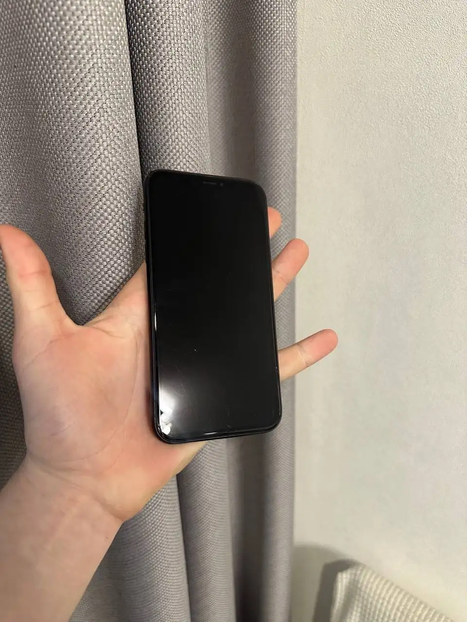 Продам iPhone XR 64GB с небольшим сколом на экране - Смартфоны (Электроника) в Нижний Новгород