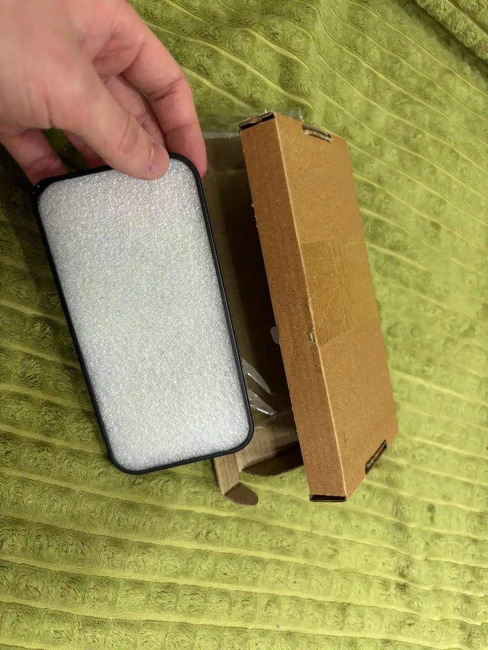 Продам алюминиевую рамку на iPhone 15 - Аксессуары для телефонов (Электроника) в Нижний Новгород