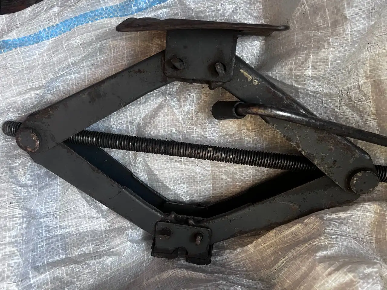 Домкрат - Запчасти (Авто) в Нижний Новгород