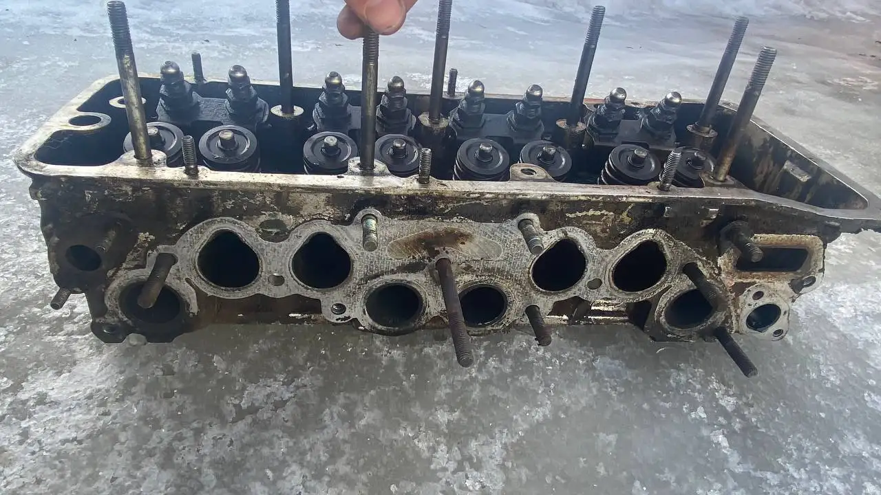 ГБЦ Niva 21214 с трещиной - Двигатель (Запчасти) в Нижний Новгород