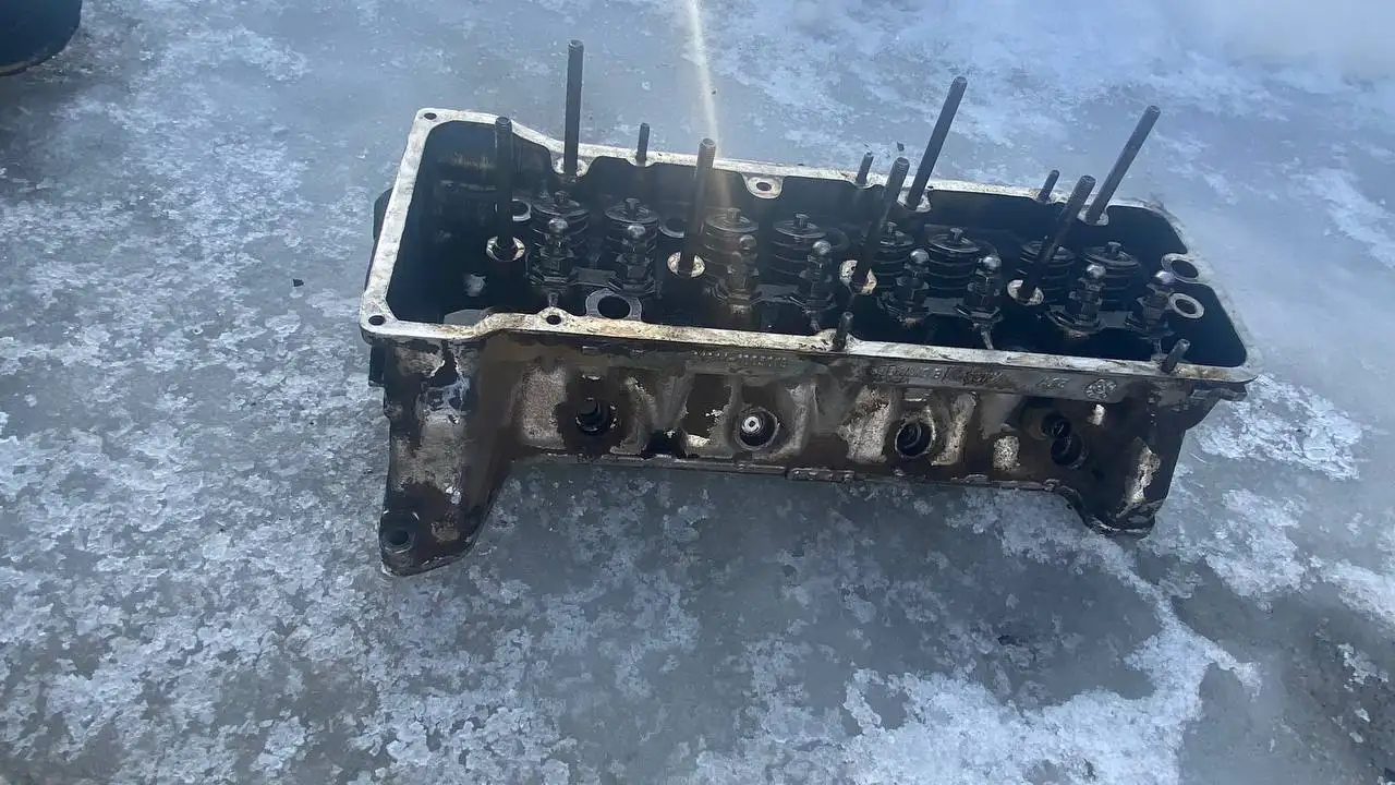 ГБЦ Niva 21214 с трещиной - Двигатель (Запчасти) в Нижний Новгород