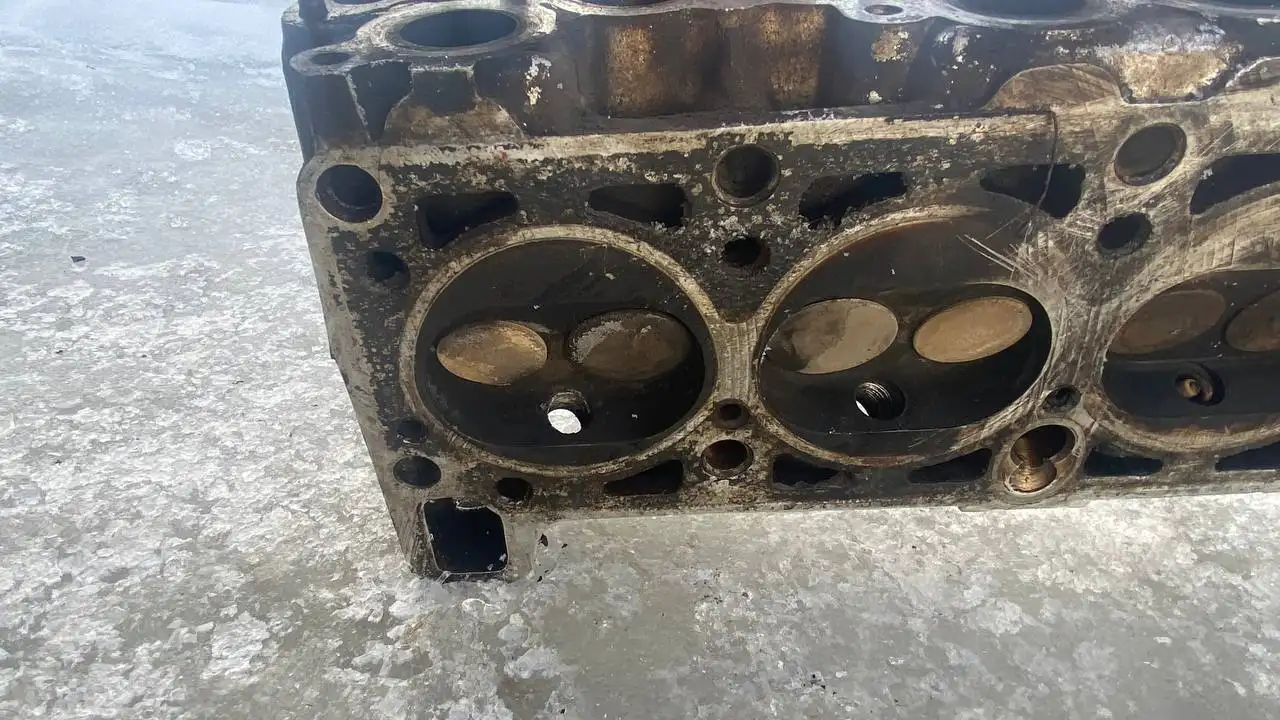 ГБЦ Niva 21214 с трещиной - Двигатель (Запчасти) в Нижний Новгород