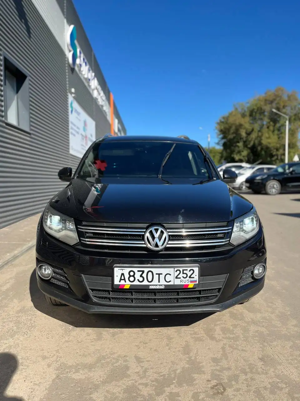 Продается Volkswagen Tiguan 2012 года с автоматом - Легковые автомобили (Авто) в Нижний Новгород