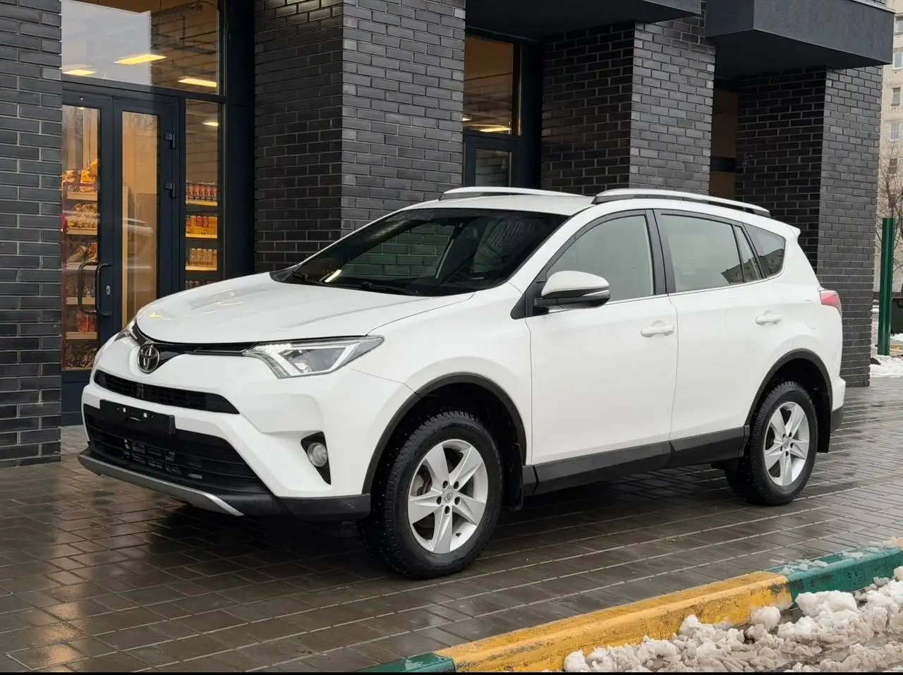 Toyota RAV4 2.0 2016 - Легковые автомобили (Авто) в Нижний Новгород