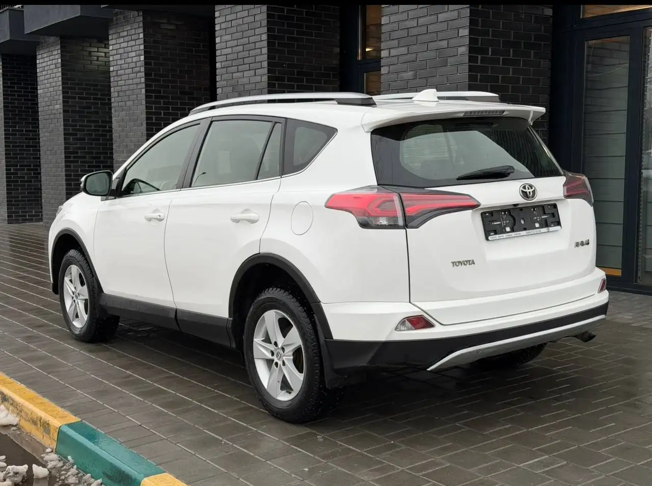 Toyota RAV4 2.0 2016 - Легковые автомобили (Авто) в Нижний Новгород