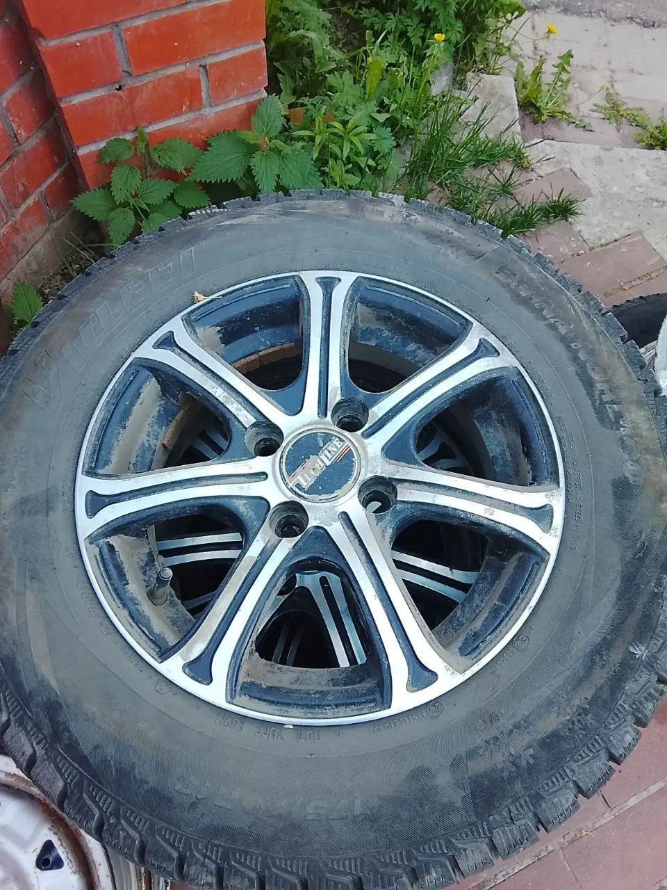 Продам 2 комплекта колес на литье - Колеса и шины (Авто) в Нижний Новгород