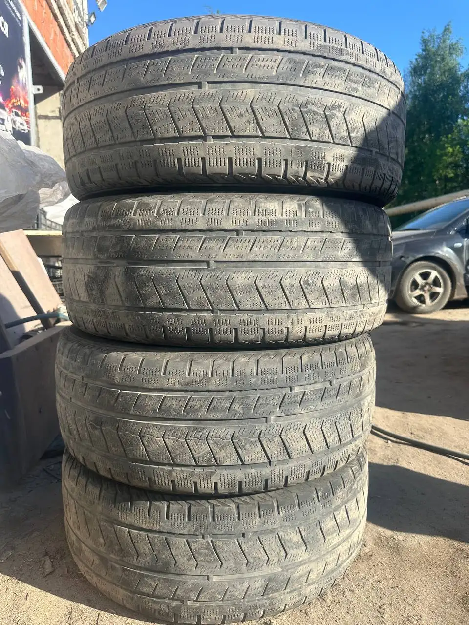 Шины 235/45 R18 2020 года - Шины и диски (Авто) в Нижний Новгород