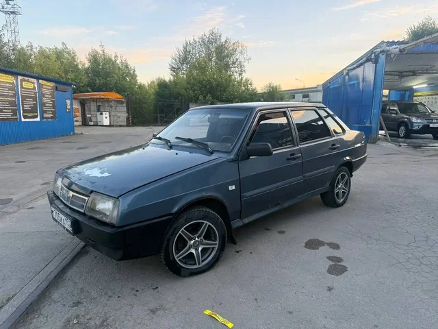 Продажа автомобиля ВАЗ (возможно ВАЗ-2110) 2001 года - Двигатель в Нижний Новгород