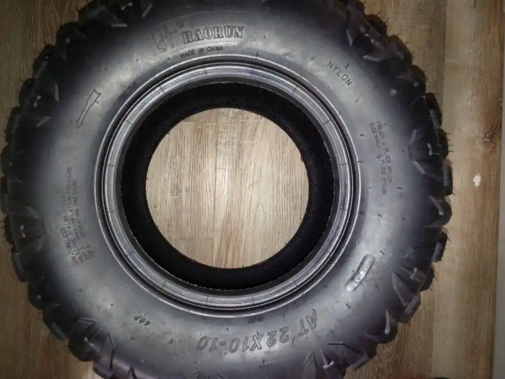 Пара новых задних шин для квадроцикла