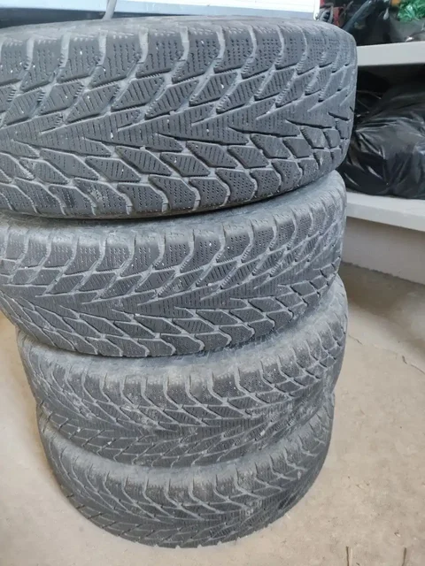 Зимняя резина 175/65 R14 на дисках 4x100 - частное объявление в Севастополь