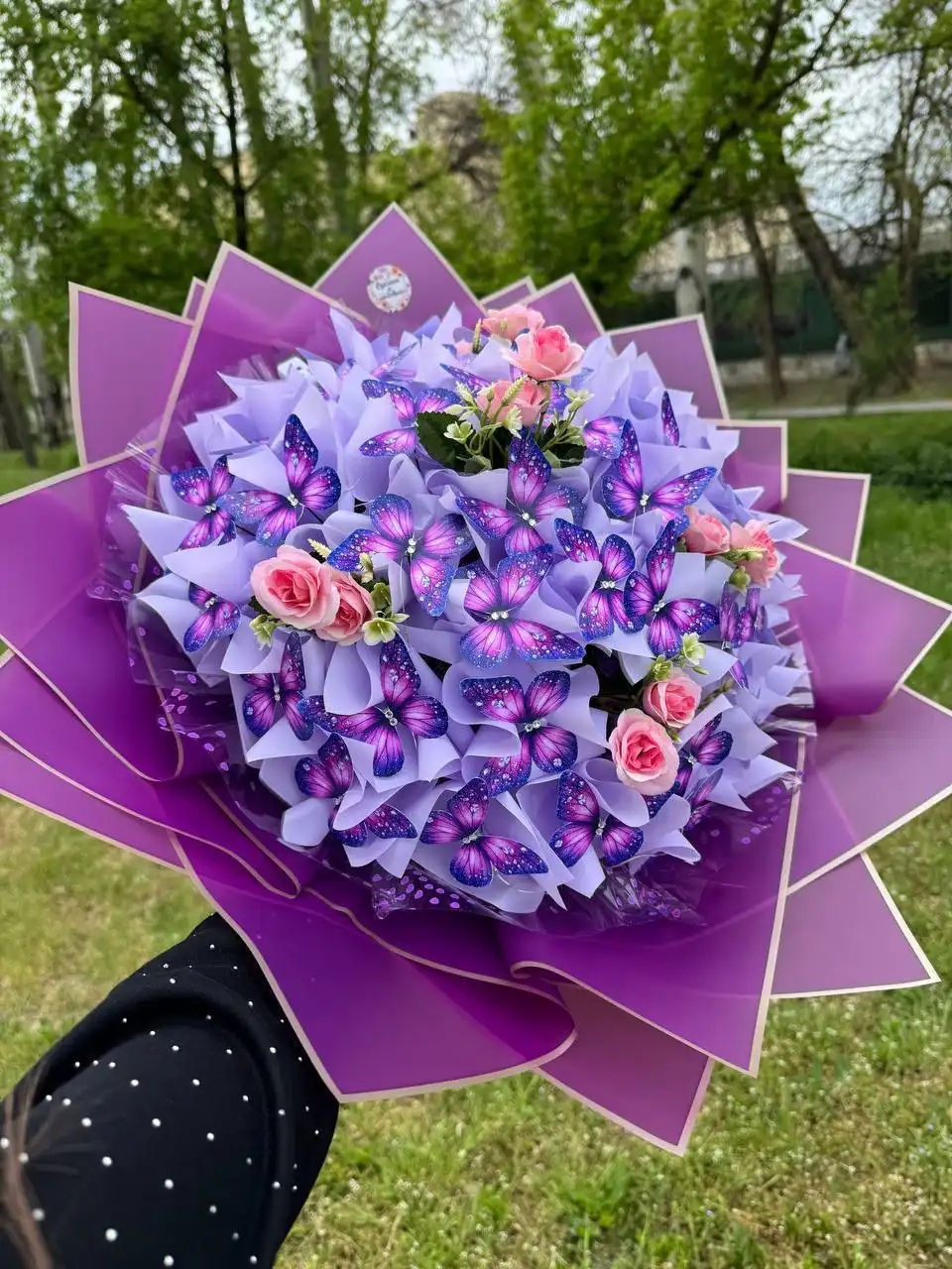 Светящиеся букеты из бабочек и конфет на заказ - Флористика (Услуги) в Севастополь