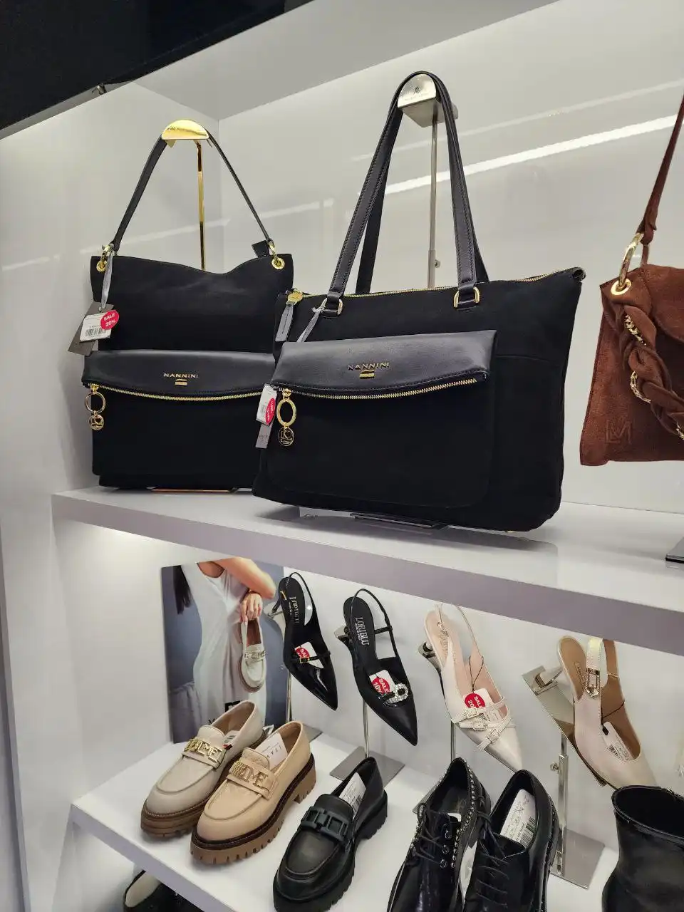 Магазин итальянских товаров в Севастополе - Аксессуары и обувь (Одежда) в Севастополь