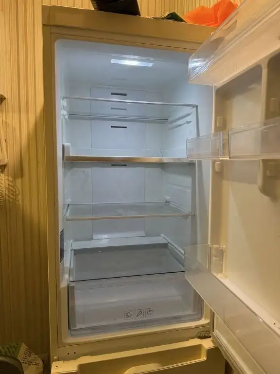 Отдам холодильник и стиральную машину бесплатно - Бытовая техника (Для дома и дачи) в Севастополь