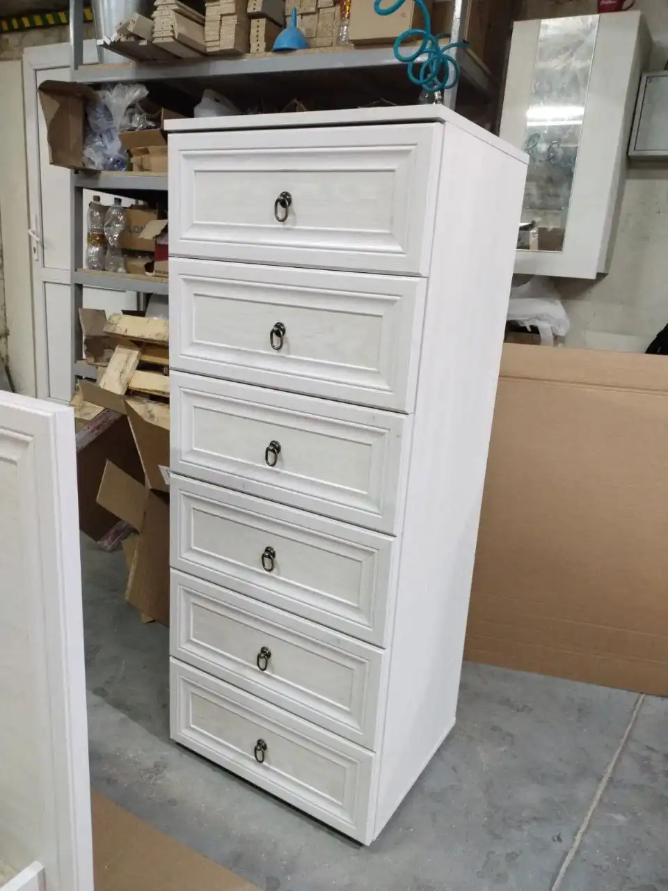 Новый комод с направляющими полного выдвижения