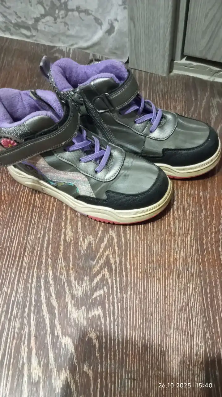 Кроссовки и кроксы