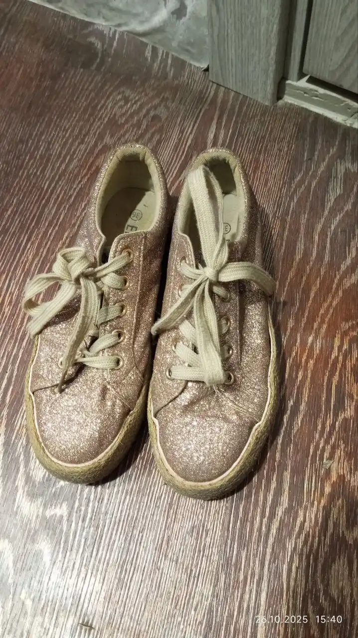 Кроссовки и кроксы