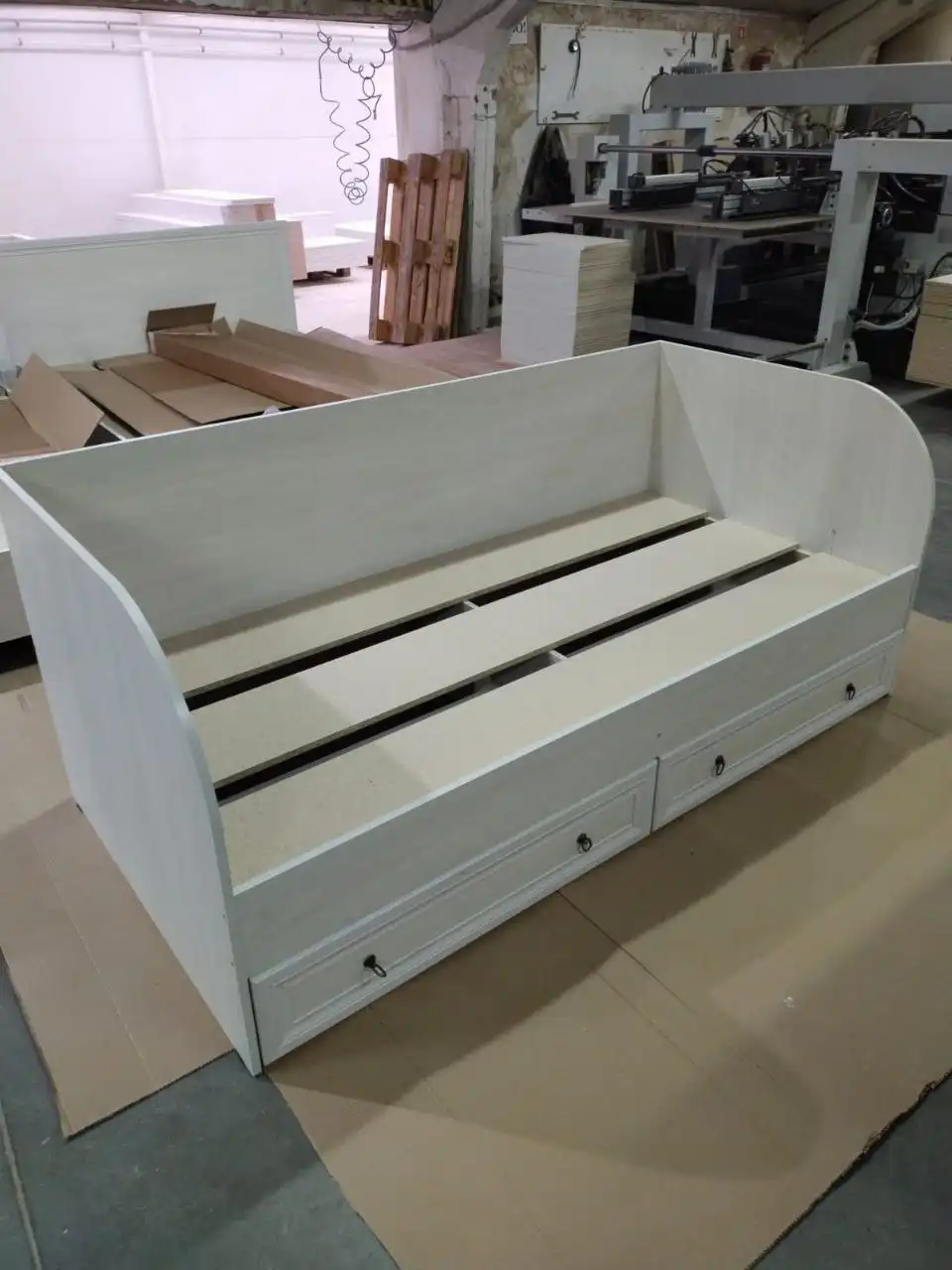 Новая кровать с акционного склада