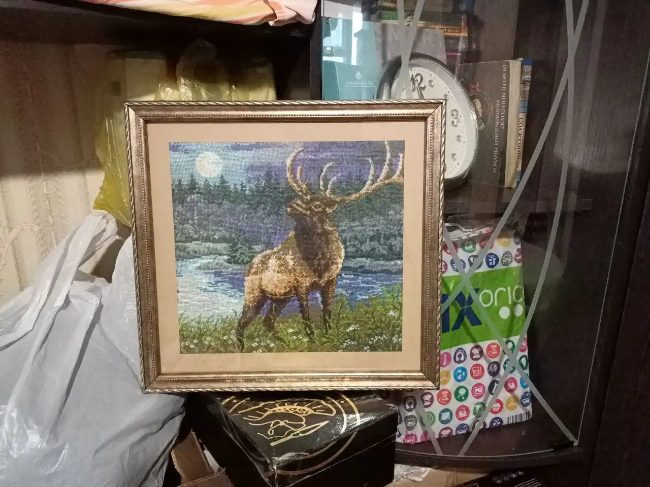 Продажа вышитых крестиком картин