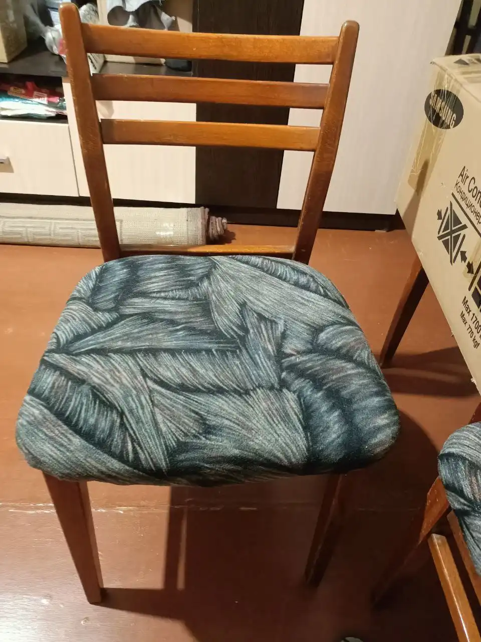 Продам 4 стула дерево-лак времён СССР - Румыния - Для дома и дачи в Пенза