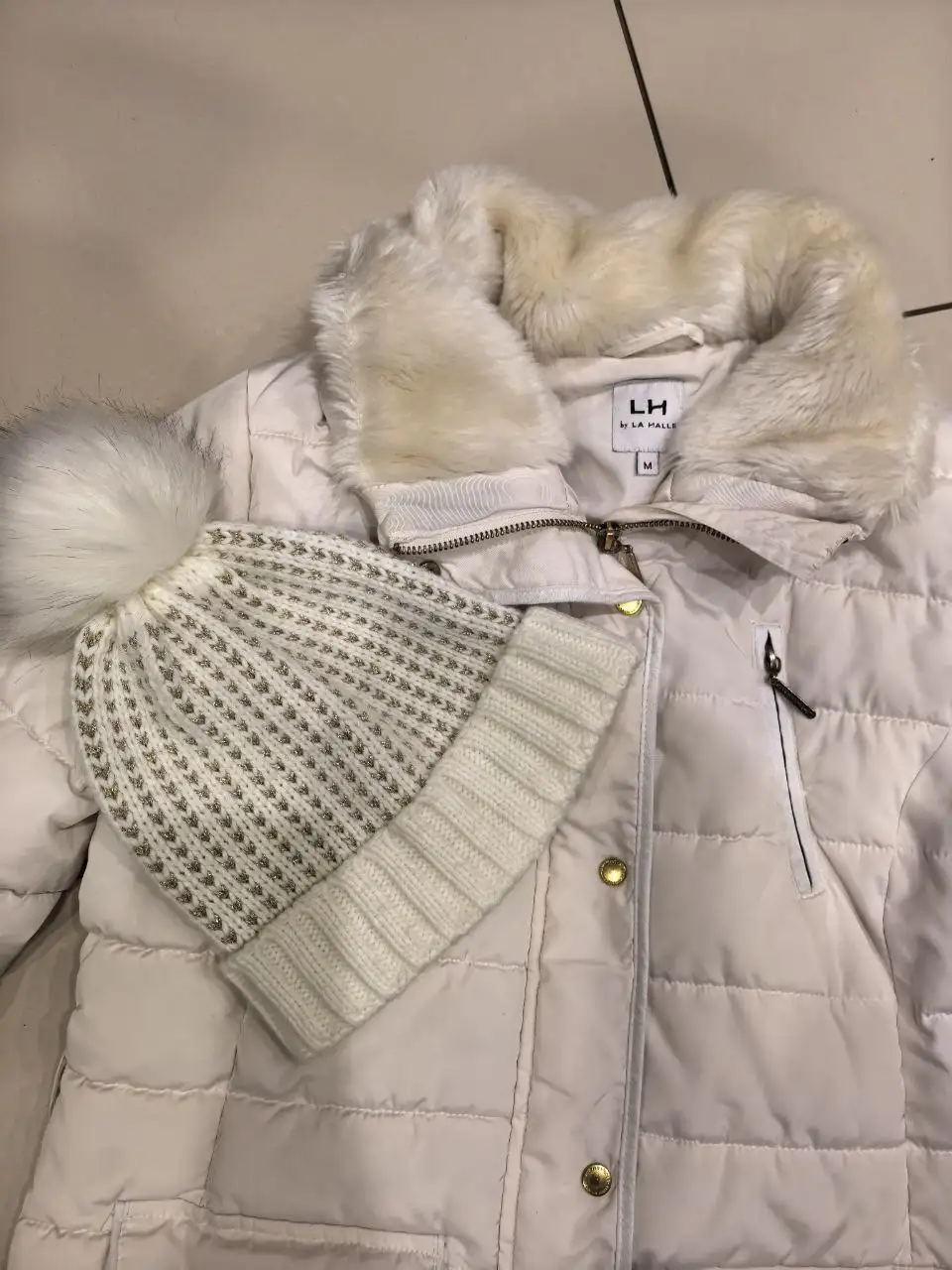 Отдам одежду холодная осень весна - Верхняя одежда (Одежда) в Пенза