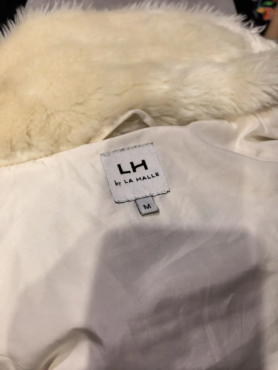 Отдам одежду холодная осень весна - Верхняя одежда (Одежда) в Пенза