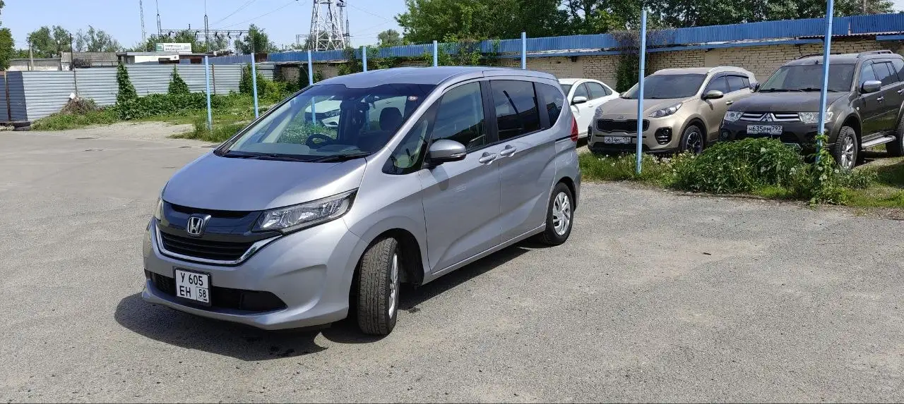 Автомобиль 2019 года, пробег 54 тыс. - Авто в Пенза