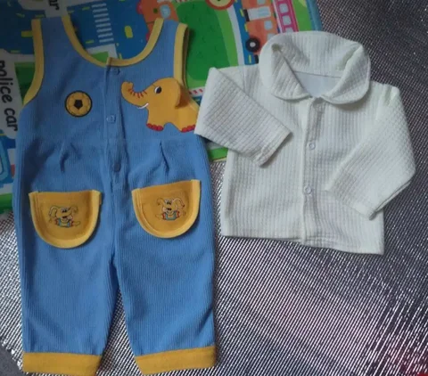 Комплект кофточка+комбез для ребенка 5-6 месяцев - Товары для детей в Тюмень