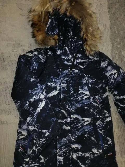 Зимняя куртка и шапки детские б/у - Одежда в Тюмень