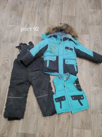 Продам зимнюю детскую одежду - Одежда для детей в Тюмень