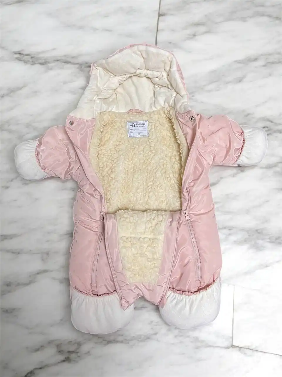 Продам зимний комбинезон Baby Go 62 размер на девочку - Одежда для детей (Товары для детей) в Тюмень