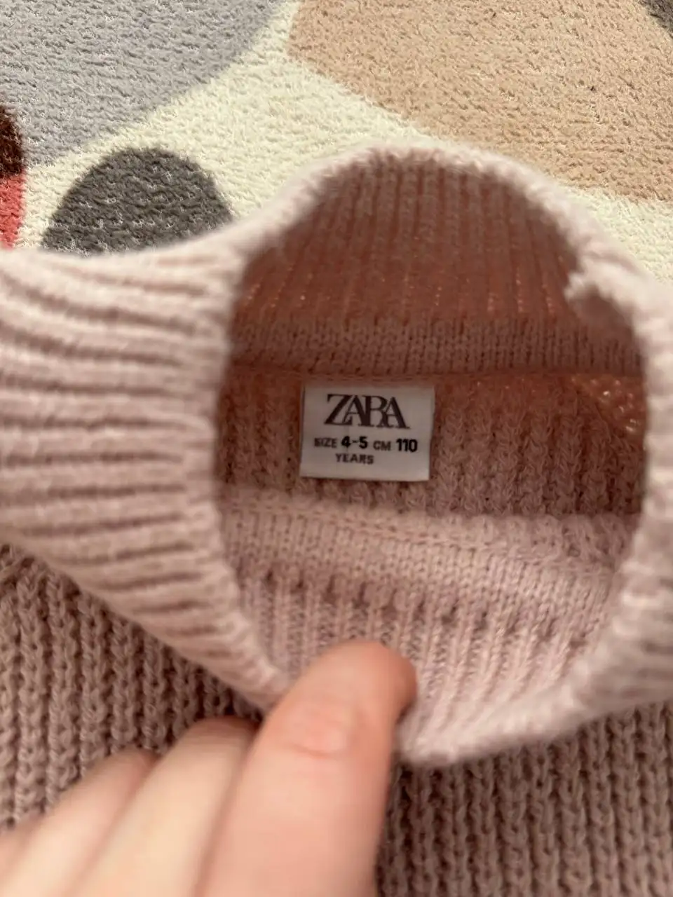 Продажа детской одежды: свитер Zara и сарафан Hello Kitty - Детская одежда (Одежда) в Тюмень