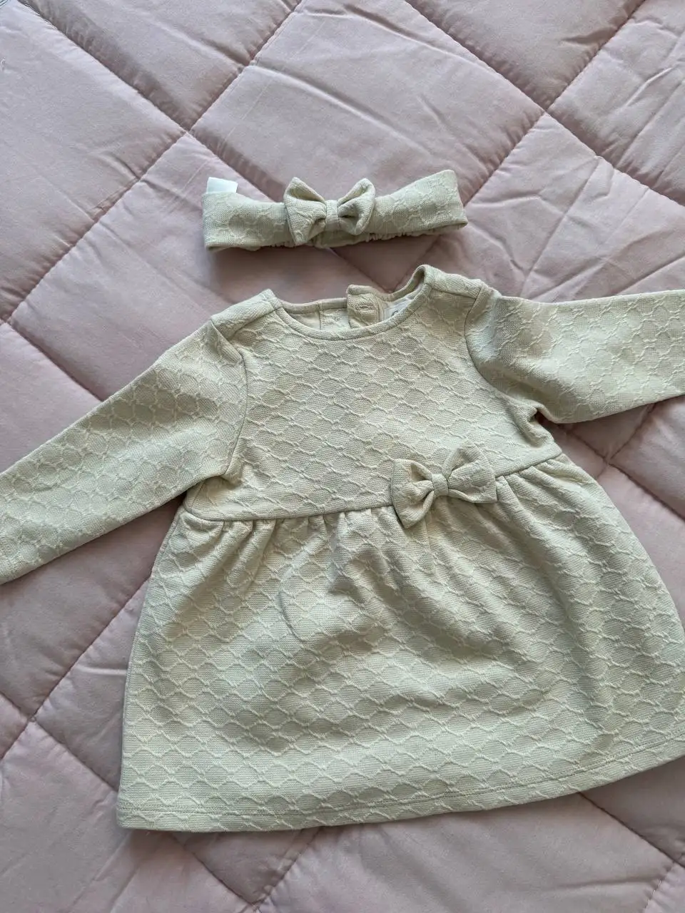 Детские вещи б/у: повязки, пелёнки, платье - Одежда для детей (Товары для детей) в Тюмень