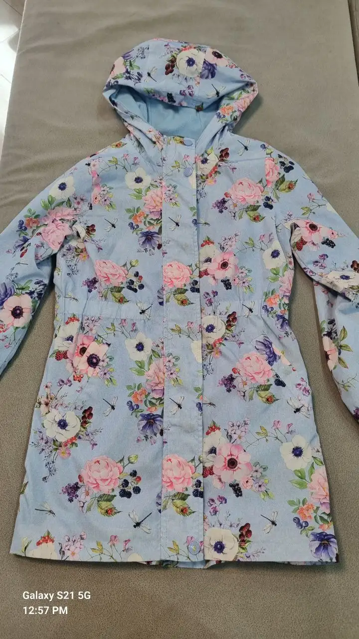 Ветровка фирмы Акула, размер 134 - Верхняя одежда (Товары для детей) в Тюмень