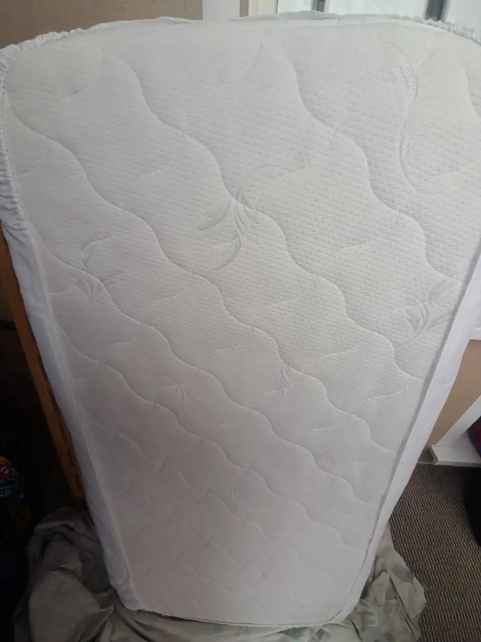 Матрас с наматрасником почти новый в отличном состоянии - Матрасы (Товары для детей) в Тюмень