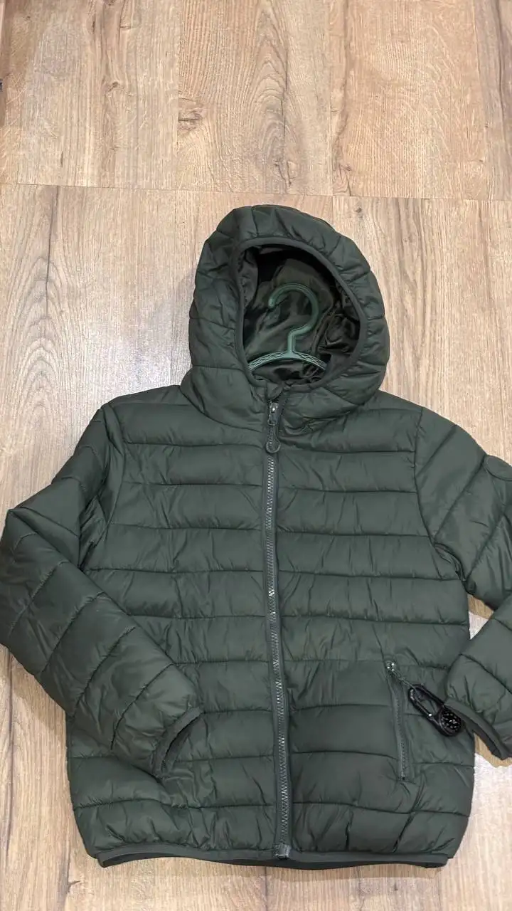 Куртка демисезонная р 140 - Детская одежда (Одежда) в Тюмень