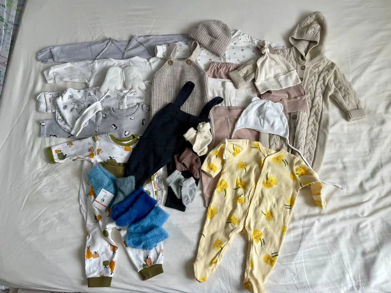 Пакет вещей для малышей 62-68 размеров - Одежда для малышей (Товары для детей) в Тюмень